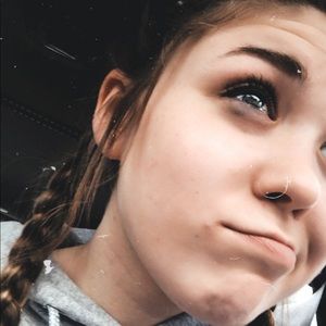 Meet your Posher, Avery